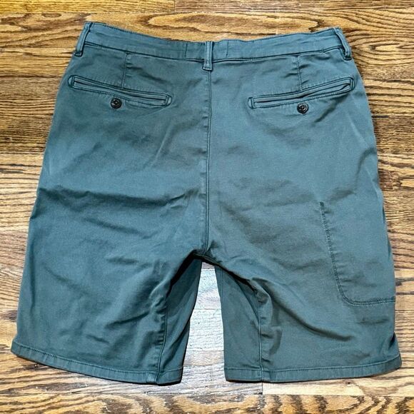 Du/er Live Free Journey Shretch Shorts. Green. Size 32. - Picture 3 of 7